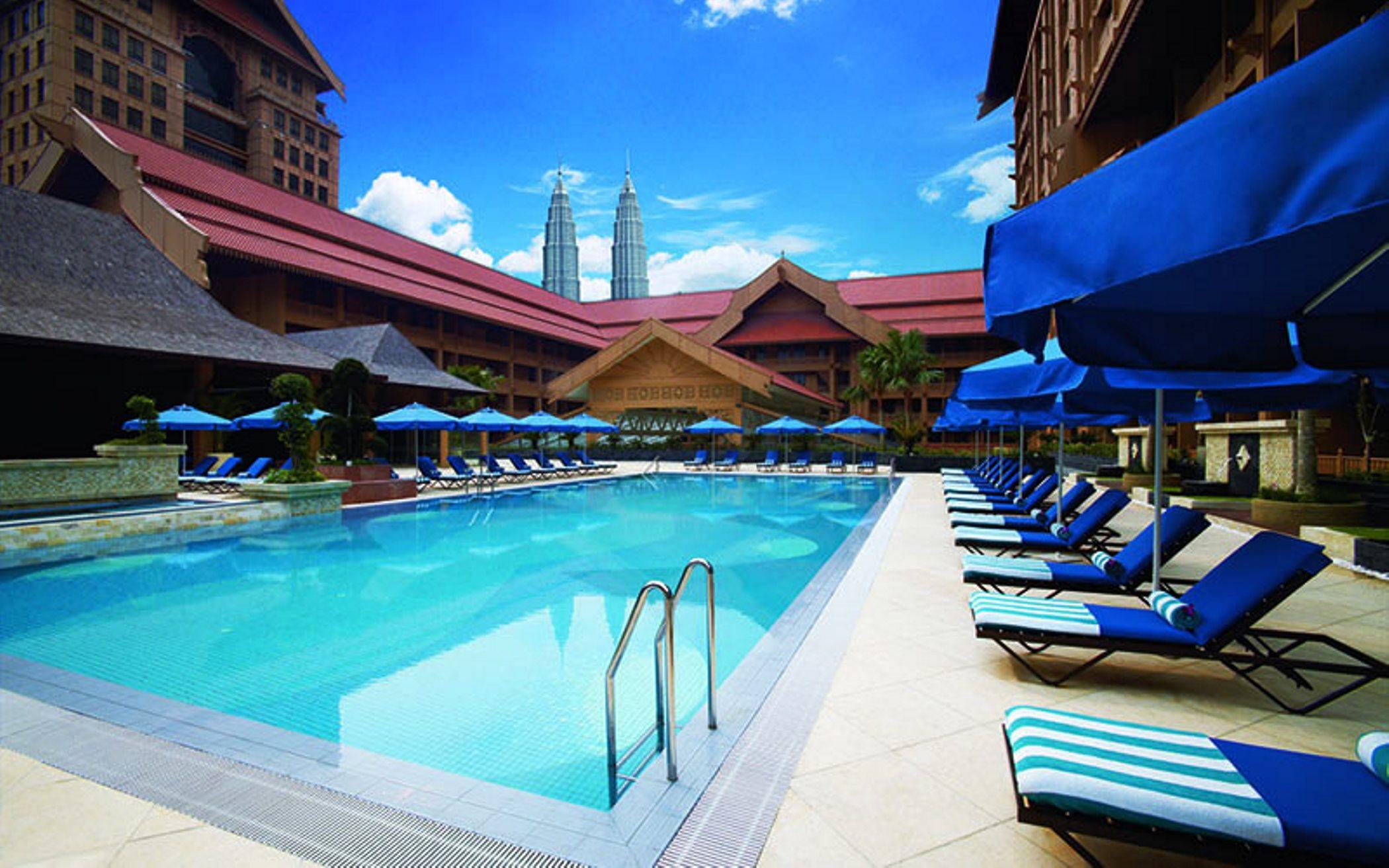 Отель Royale Chulan Куала-Лумпур Экстерьер фото The swimming pool at Shangri-La Kuala Lumpur