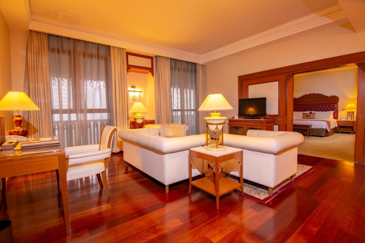 Отель Royale Chulan Куала-Лумпур Экстерьер фото Suite at the hotel
